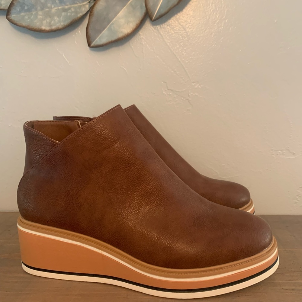 Brown platform ankle boots size 9